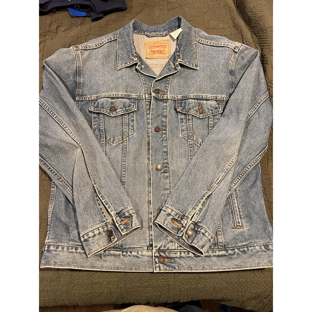 Levi Men's Trucker Style Jean/denim Jacket‎ With Harley -Davidson Patch On Back